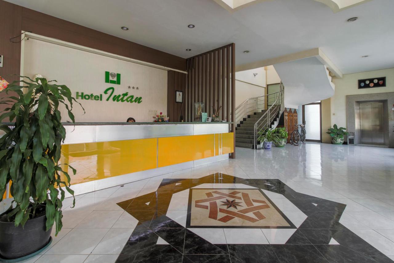 Reddoorz Plus Near Grage City Mall Cirebon Exterior foto